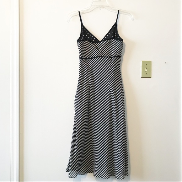 Ann Taylor dress. - Picture 2 of 6